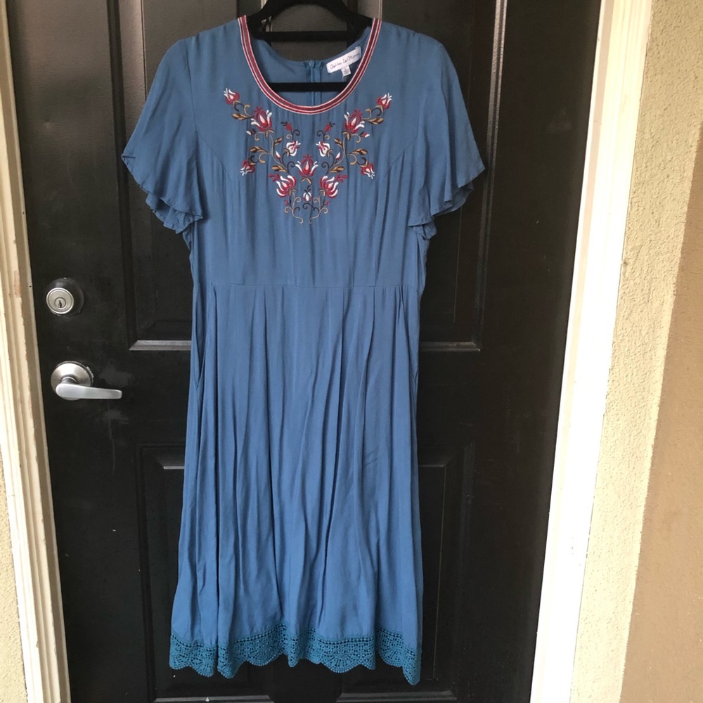 Embroidered Midi Dress / other colors & sizes